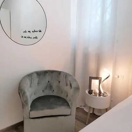Chic In The Apartment